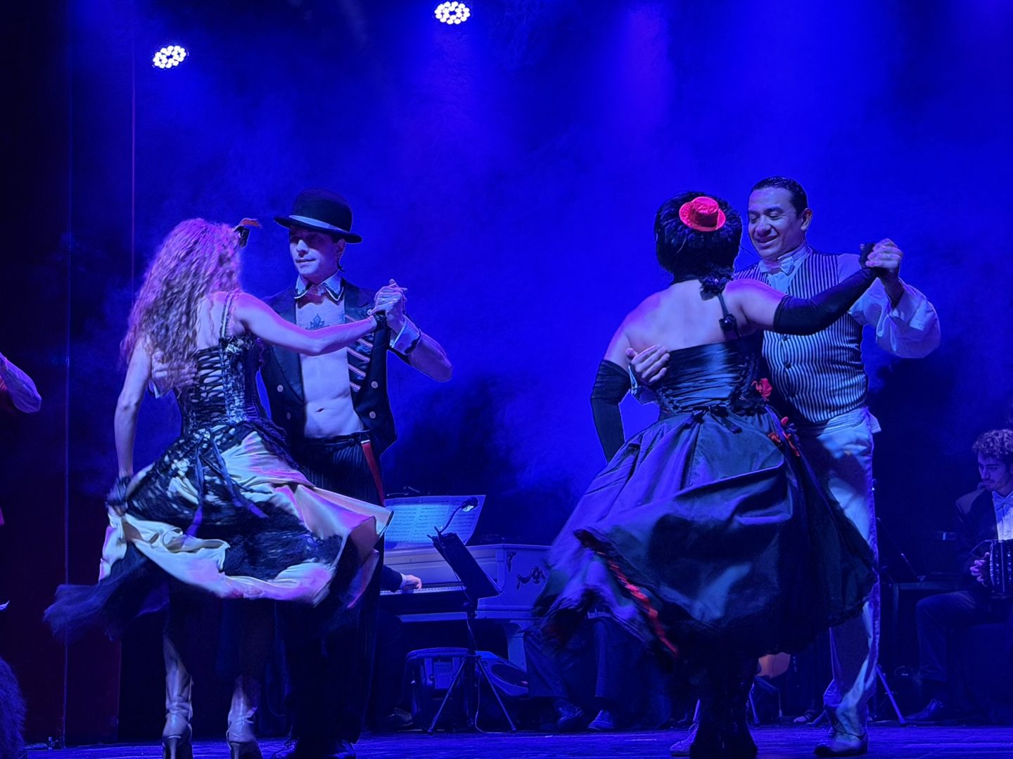Piazzolla tango dancers at Galeria Guemes